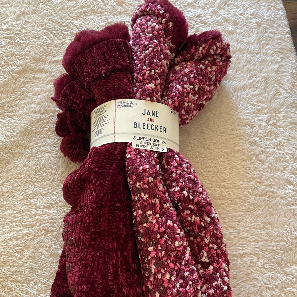 Jane & Bleecker 2 Pair Slipper Socks for Ladies NWT